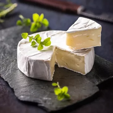 Camembert pour recette d'huîtres chaudes